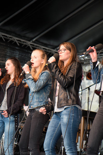 Grossansicht in neuem Fenster: Städtische Musikschule beim Mitanand 2016 - Bild 2