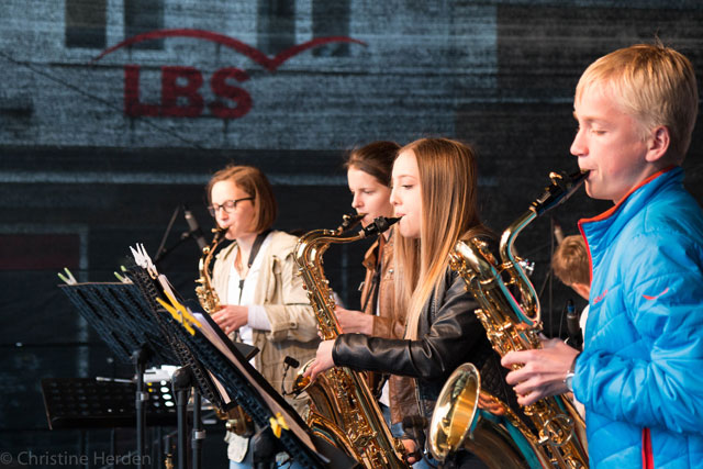 Grossansicht in neuem Fenster: Städtische Musikschule beim Mitanand 2016 - Bild 3