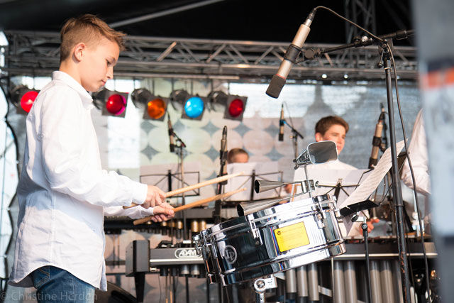 Grossansicht in neuem Fenster: Städtische Musikschule beim Mitanand 2016 - Bild 8