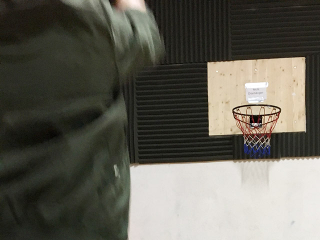 Grossansicht in neuem Fenster: 1704-basketball Grossansicht in neuem Fenster: 1704-basketball